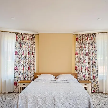 Letizia Country Club Shayan