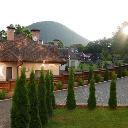 Letizia Country Club Hotel Saján